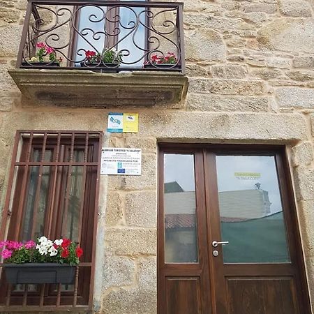 Albergue A Salazon Вилануева де Ароса Екстериор снимка